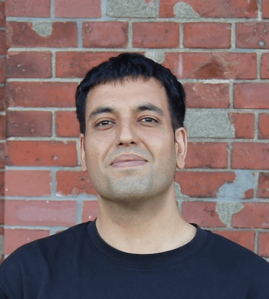 Bekir - Absolvent beim Syntax Institut Background